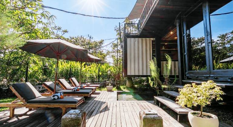 Villa with pool — photo 2