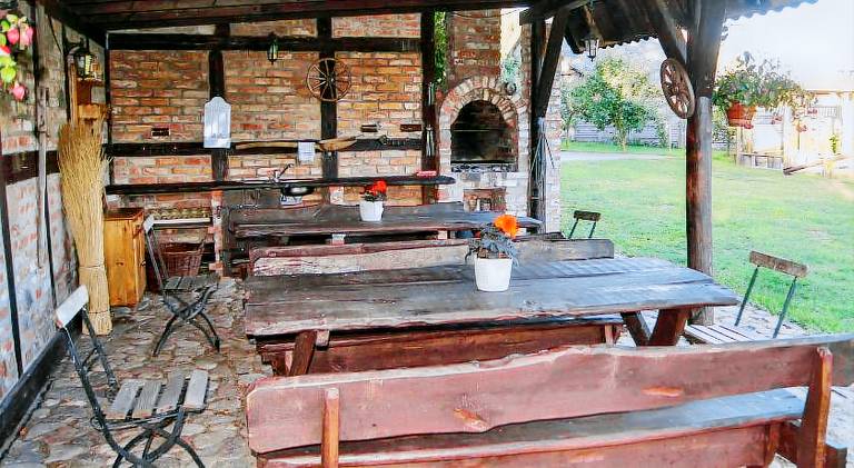 Villa with patio, barbecue & garden — photo 5
