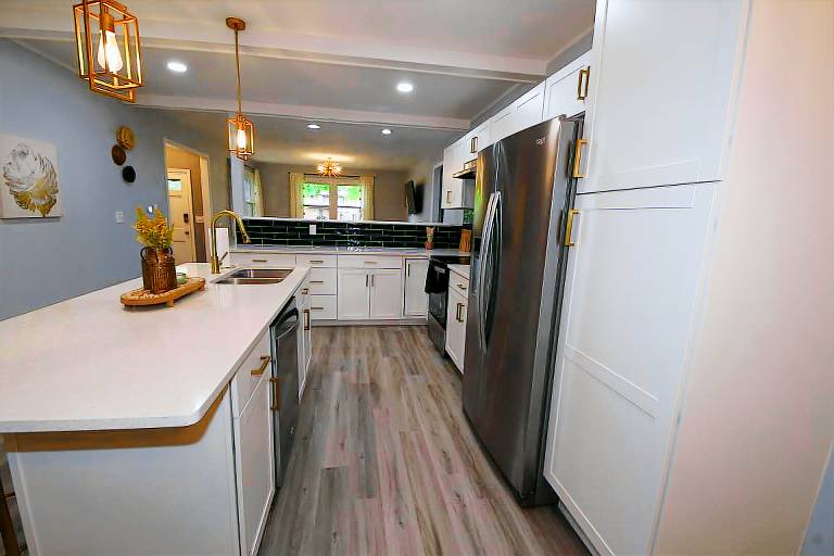 Family-oriented house with patio & yard | Pet-friendly — photo 2