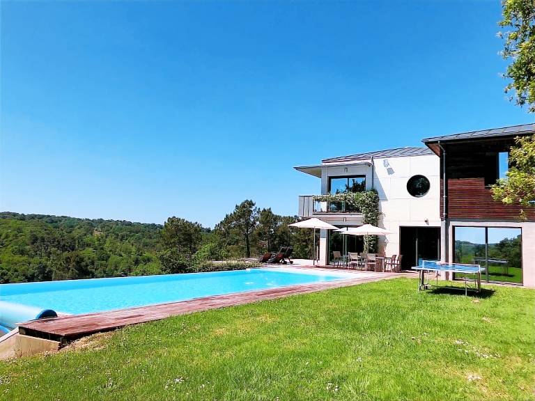 Villa Bazas
