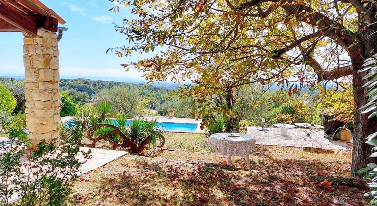 Villa with pool — photo 2