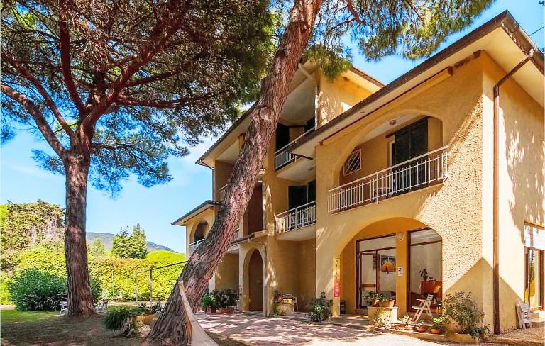 Apartment Lacona