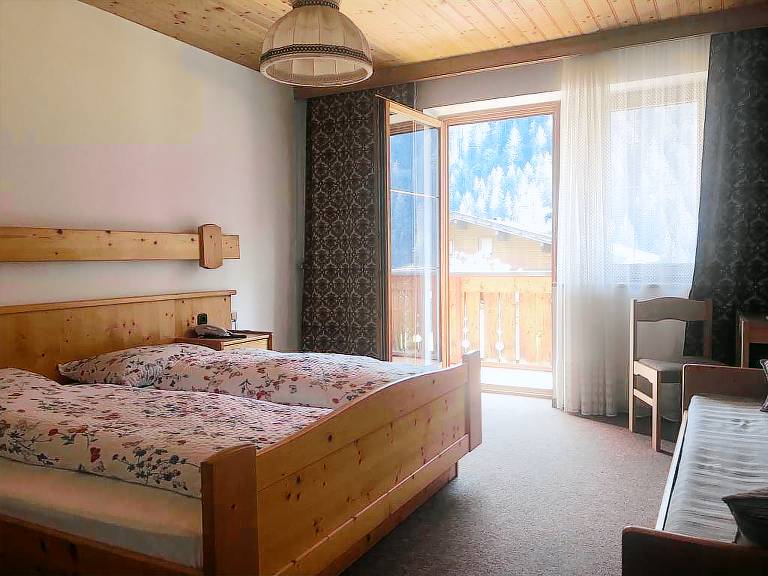 Zweibettzimmer Dusche WC Balkon