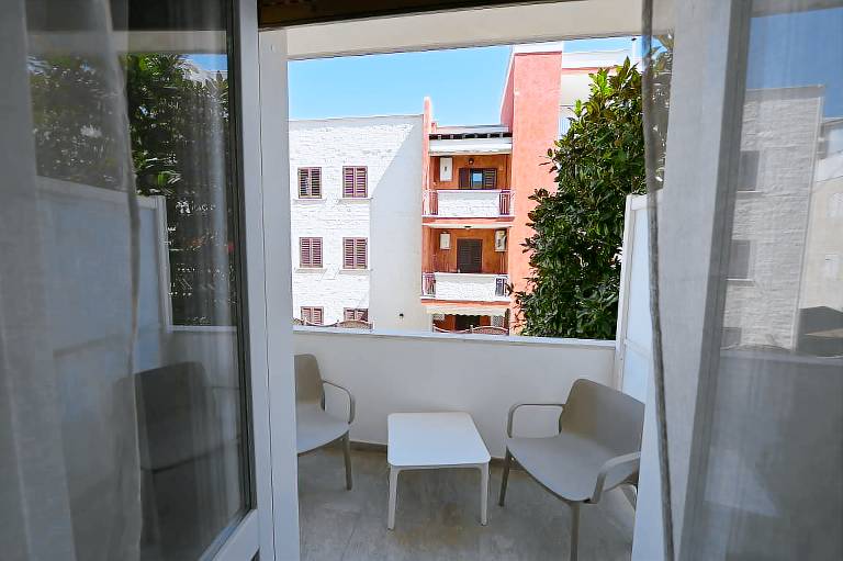 Double Room 1 with Wi-Fi and Air Conditioning — photo 5
