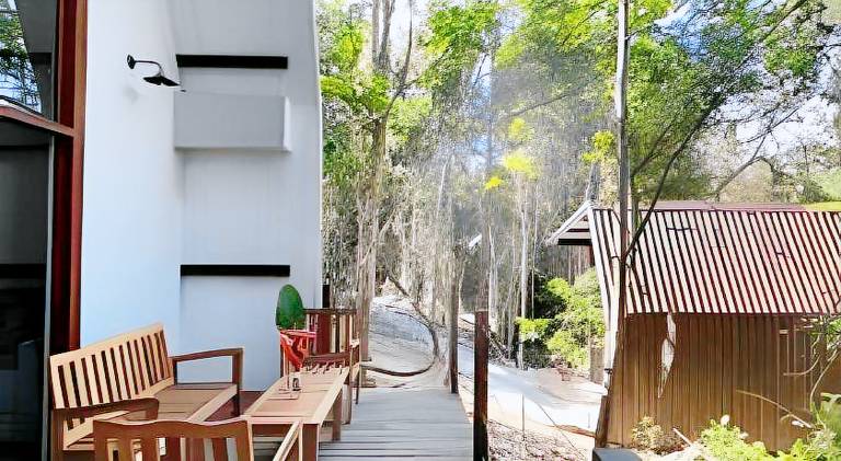 Lodge with yard — photo 4