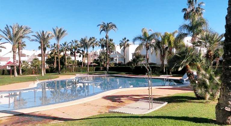 Holiday apartment with pool | Next to the beach | Pets are welcome in Playas