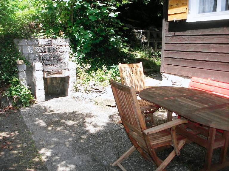 Vacation home with patio & grill — photo 4