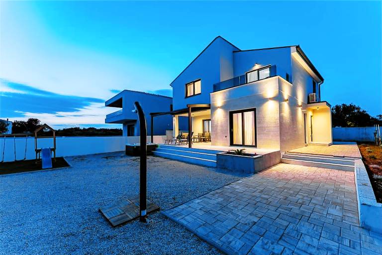 Child-friendly big vacation home with terrace, garden & barbeque | Dogs allowed — photo 4