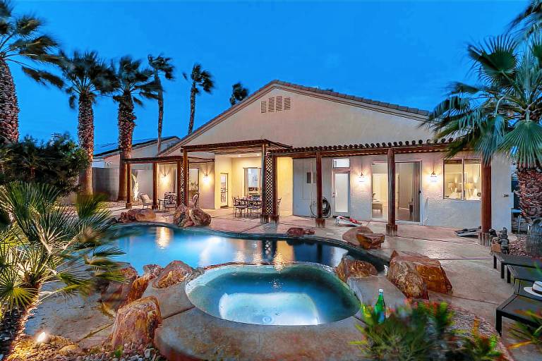 Palm Springs, CA Vacation Rentals, Houses & Condos from 99 HomeToGo