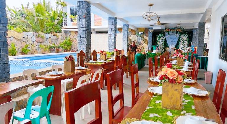 TUBURAN Poolside — photo 3