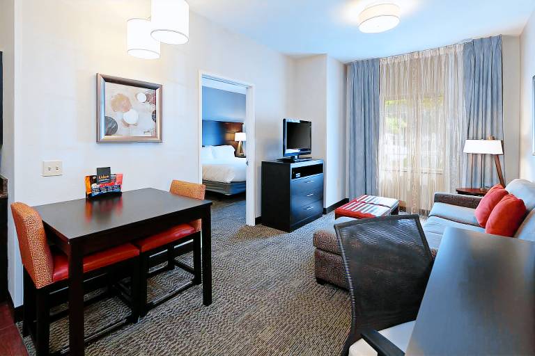 1Bd Mobility Accessible Tub Nosmoking