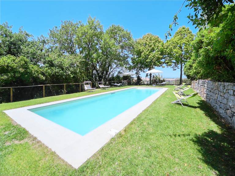 House with hot tub, barbeque & garden | Lake view — photo 3