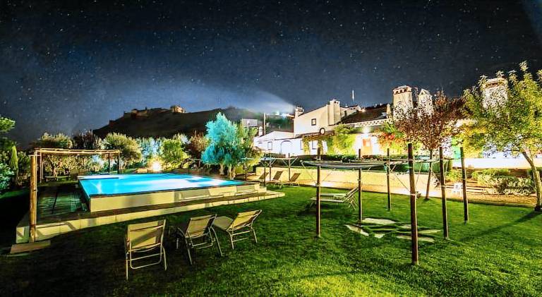 Vacation home with patio, yard & barbecue | Pets are welcome — photo 3