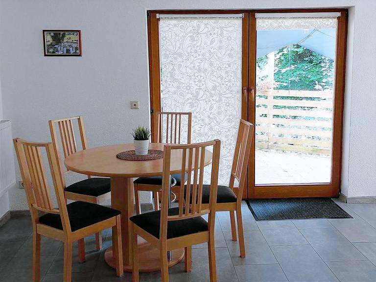 Apartment 'Ferienwohnung, Offenes' with Private Terrace, Private Garden and Wi-Fi — photo 3