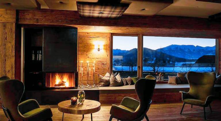 Chalet with pool, barbecue & yard — photo 2