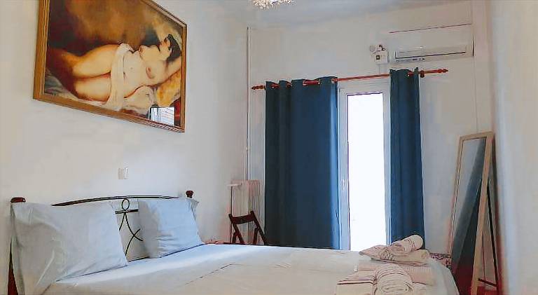 Holiday apartment with terrace | Close to Temple of Hephaestus | Perfect for remote work in Athens