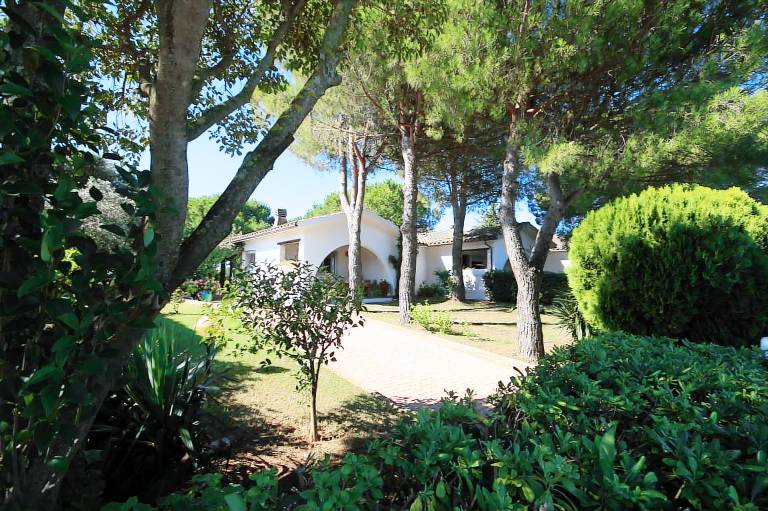 Villa with barbecue — photo 3