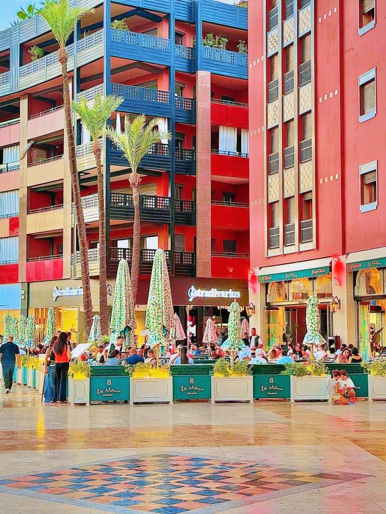 Plaza Downtown McDonald s Apartment