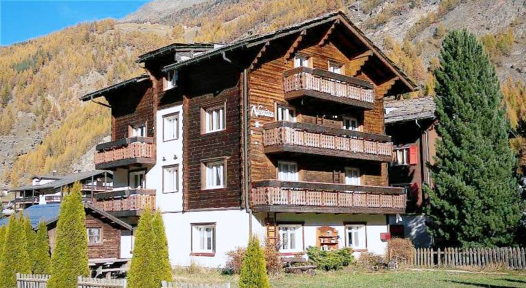 Apartment with yard | Close to the ski | Pet-friendly in Saas Grund