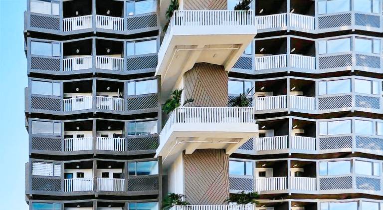 Apartment with garden, patio & pool — photo 4