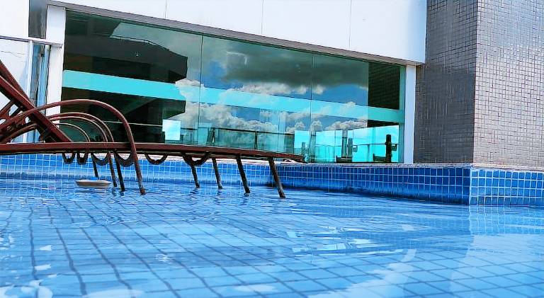 Serviced apartment with terrace & pool — photo 3