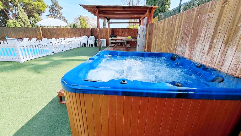 Stunning Villa Paraíso with Pool, Hot Tub, Wi-Fi & Air Conditioning — photo 4