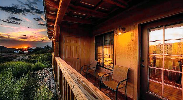 -Pet Friendly- Miners Cabin 5 -Two Double Beds - Private Balcony — photo 5