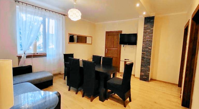 Serviced apartment with garden, patio & pool — photo 3