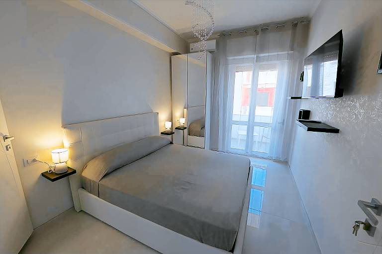 Double Room 1 with Wi-Fi and Air Conditioning in Sannicola
