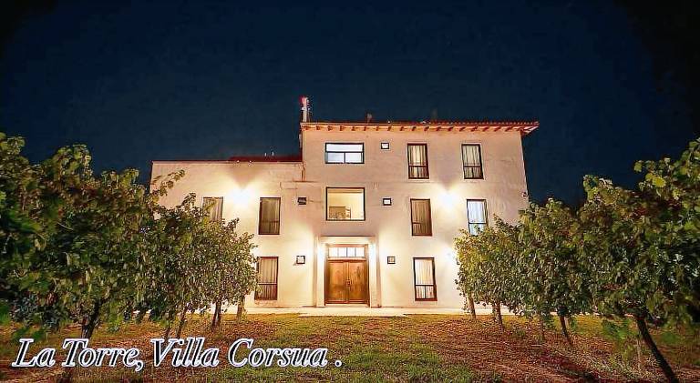 Villa with patio, garden & private pool | Dogs allowed — photo 3