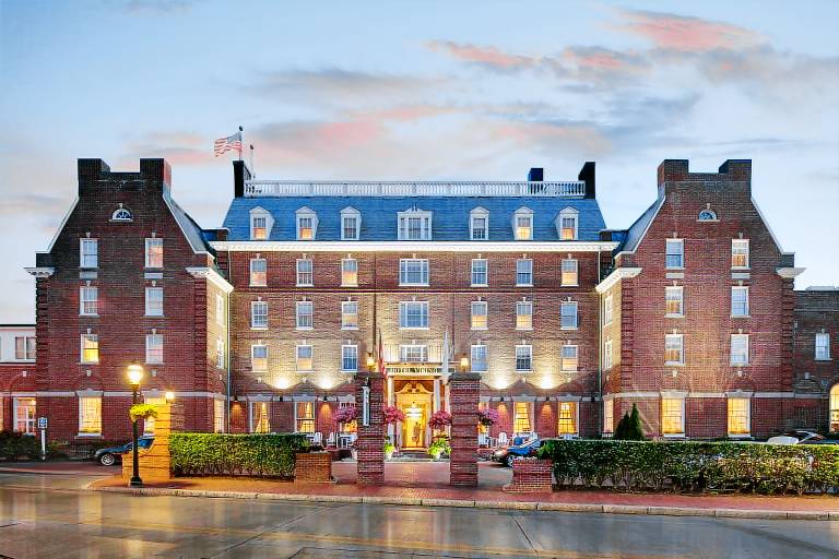 Hotel Viking in Newport, RI