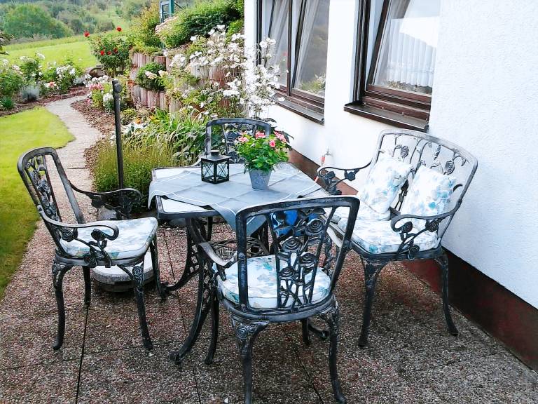 Apartment with terrace & garden — photo 2