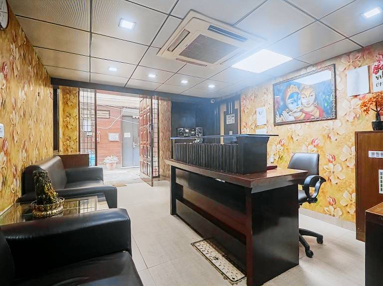Capital O Crown Inn Near Appu Ghar in Gurugram