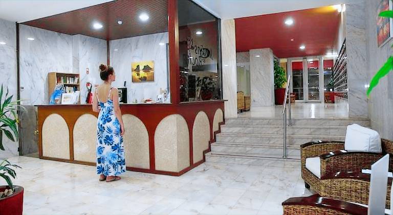 Fully equipped holiday apartment with pool | Next to the beach | Dogs allowed — photo 3