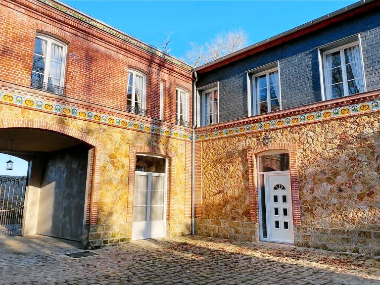 Gite with barbeque, yard & patio in Meaux