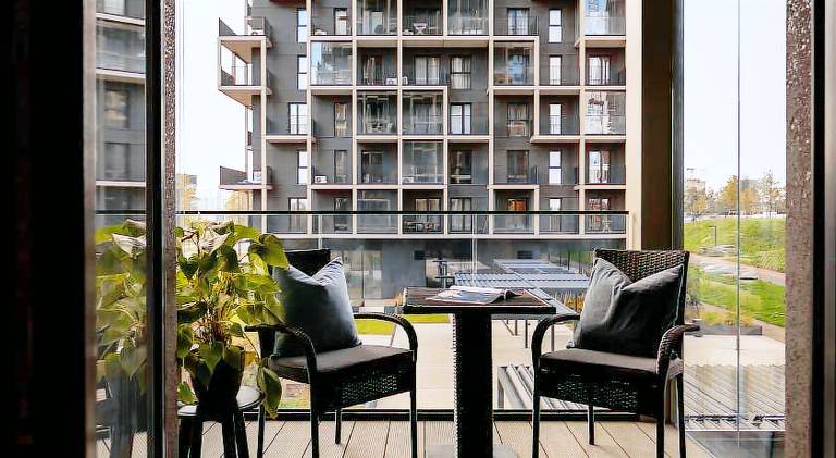 Apartment with patio — photo 2