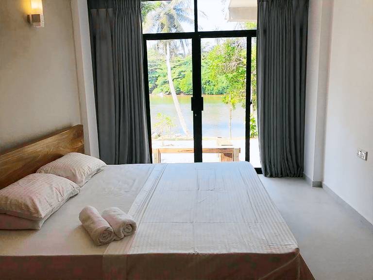 Vacation home with barbeque & garden | Water view — photo 2