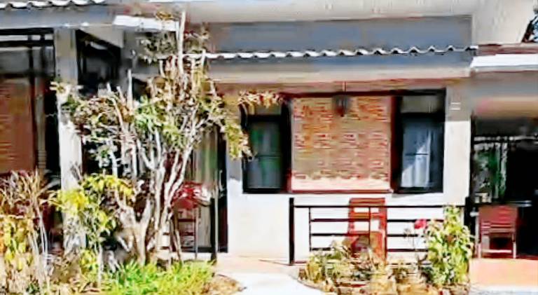 Vacation home with yard in Ko Lanta