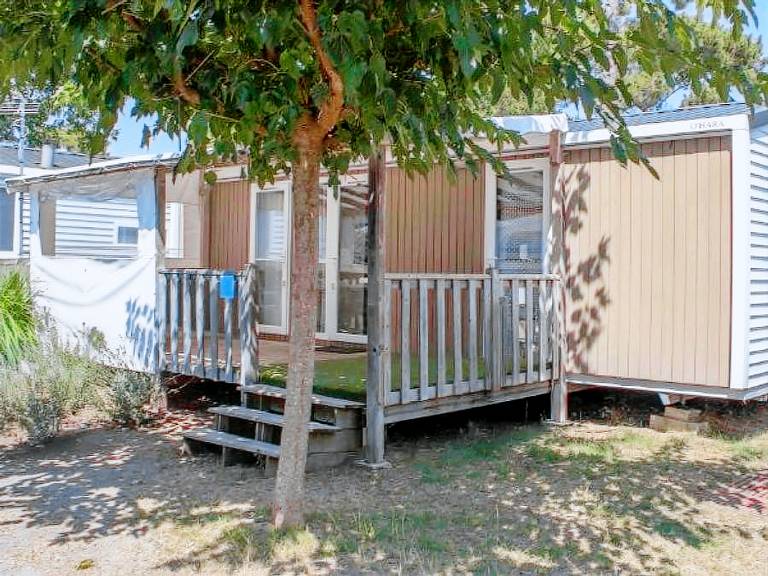 Mobile home with terrace & heated pool — photo 4
