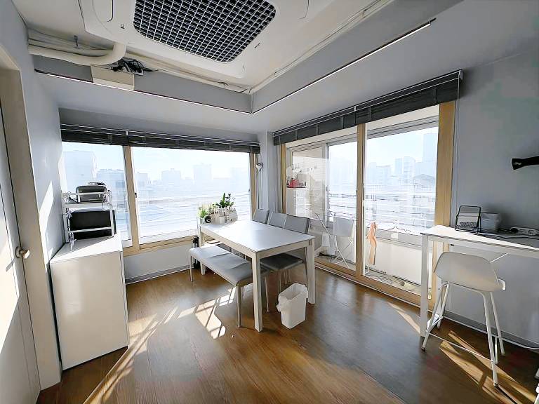 K wave guesthouse only Female — photo 2