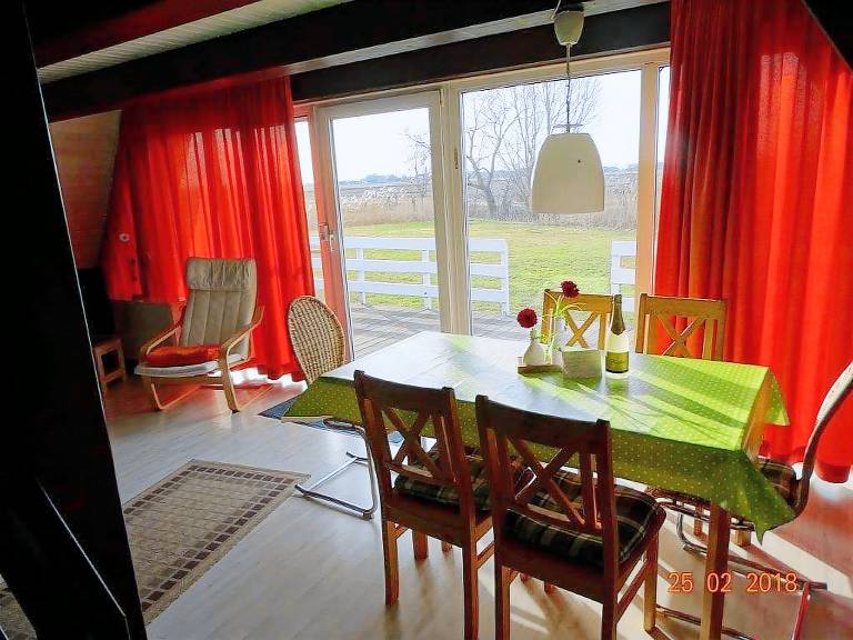 Top-Nurdachhaus in Randlage im Ferienpark Fedderwardersiel für bis zu 5 Personen — photo 4