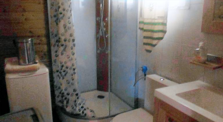 House with pool — photo 2