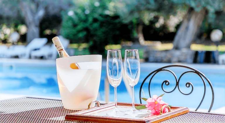 GuestHost - La vita e bella, with pool & parking in Passignano sul Trasimeno