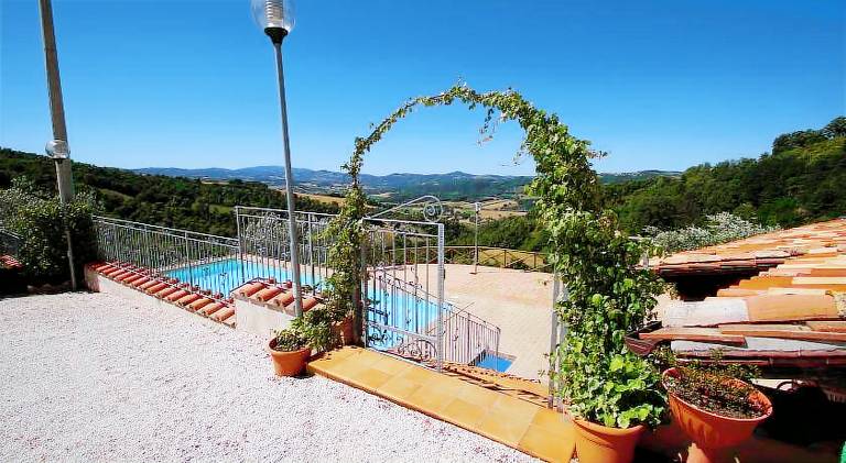 Farm with pool, garden & terrace — photo 4
