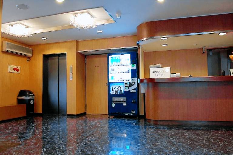 Purple Hotel Futsukaichi — photo 2