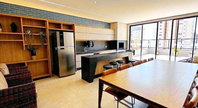Apartment with pool — photo 4