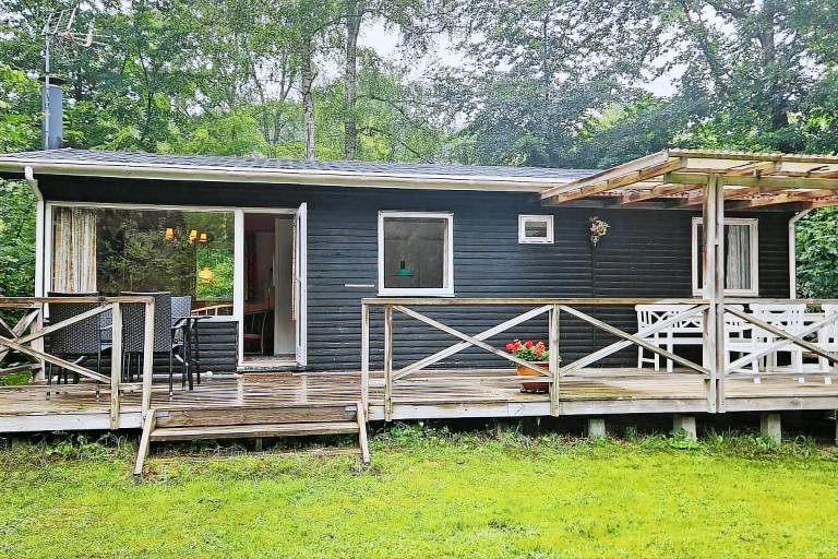 Vacation home with barbeque & terrace | Pets allowed — photo 3