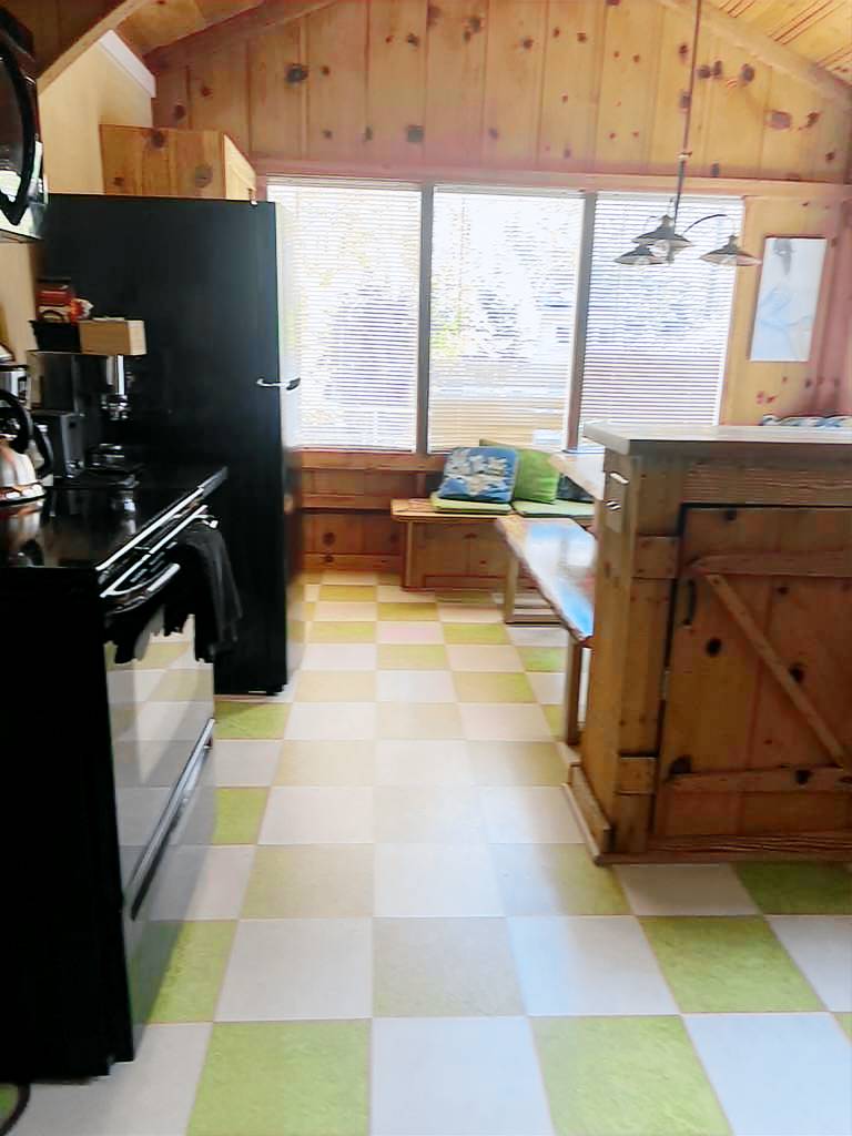 Cabin with hot tub & barbeque | River view — photo 3
