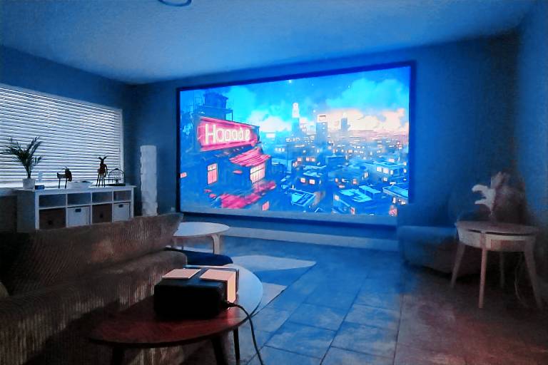Cozy Duplex w Projector Pool Table & Workspace