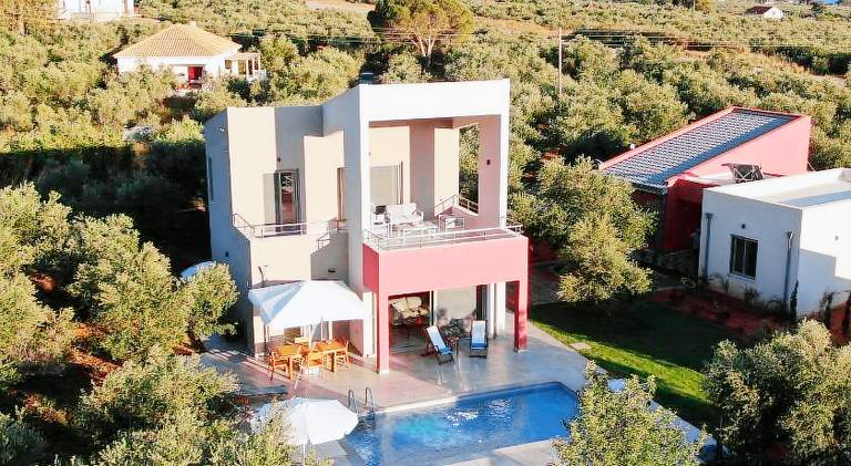 Villa with terrace, garden & private pool — photo 5